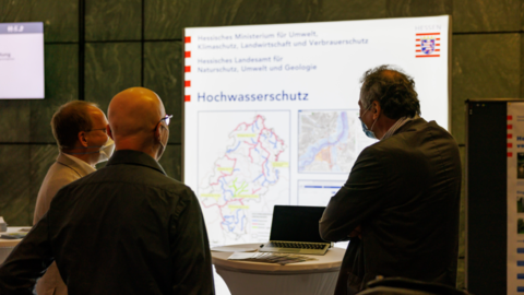 Ausstellung Hochwasserschutz Bild aus der Ausstellung, hier zum Thema Hochwasserschutz, von der Auftaktveranstaltung in Darmstadt