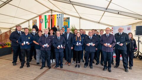 Einsatzkräfte aus dem Landkreis Bergstraße, welche in Nordrhein-Westfalen im Katastropheneinsatz waren.
