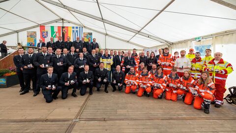 Einsatzkräfte aus der Stadt Wiesbaden, welche in Nordrhein-Westfalen im Katastropheneinsatz waren.