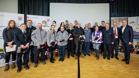 Gruppenbild der Darstellerinnen und Darsteller des neuen Imagekampagnefilms Gruppenbild der Darstellerinnen und Darsteller des neuen Imagekampagnefilms